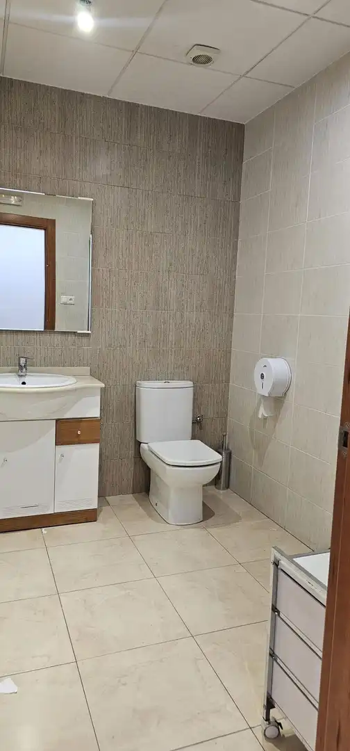 Baño de Oficina de alquiler en Elche / Elx con Aire acondicionado y Calefacción