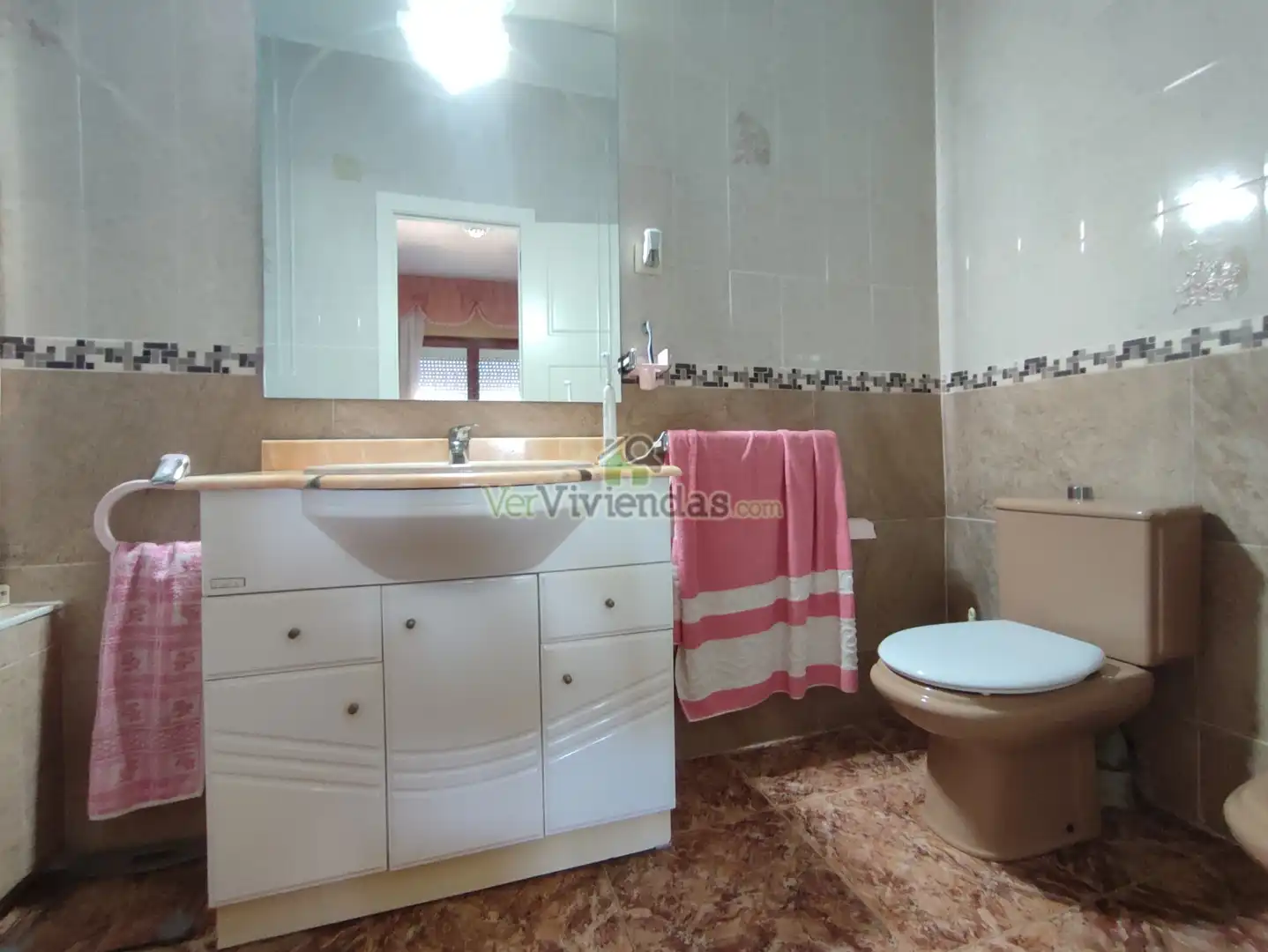 Baño de Casa o chalet en venta en Vallirana con Calefacción, Jardín privado y Terraza