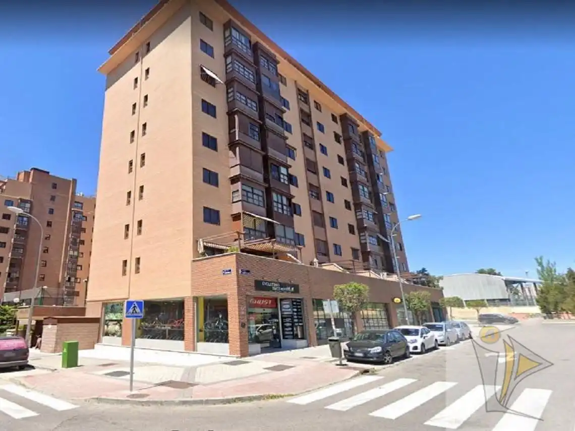 Exterior view of Garage for sale in Madrid