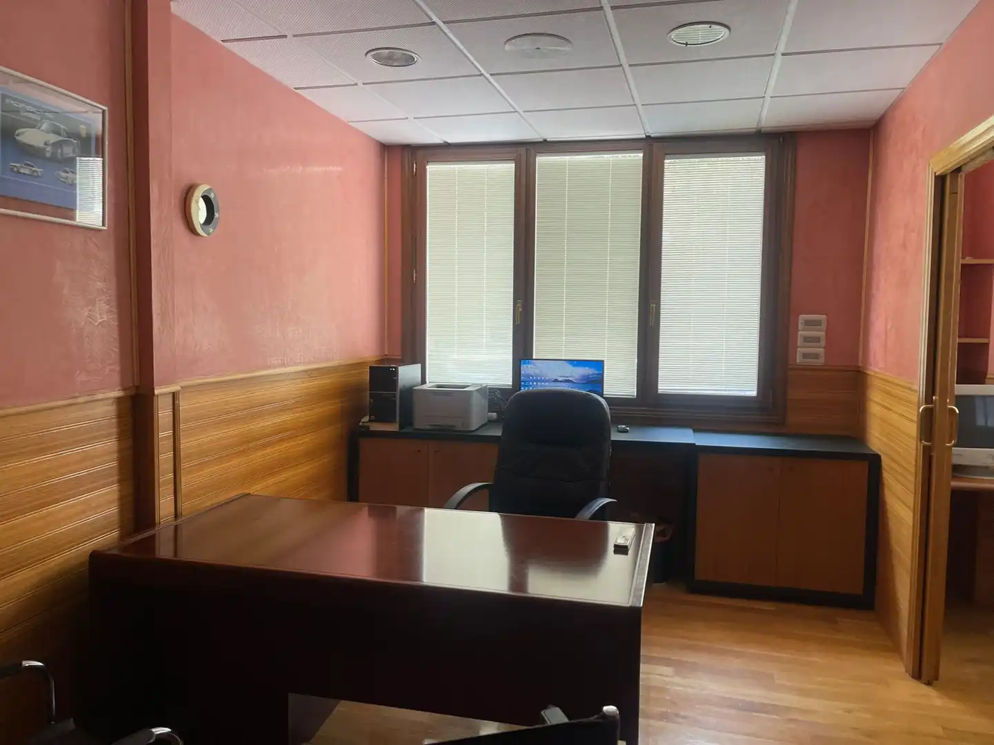 Oficina de lloguer a Juzgados