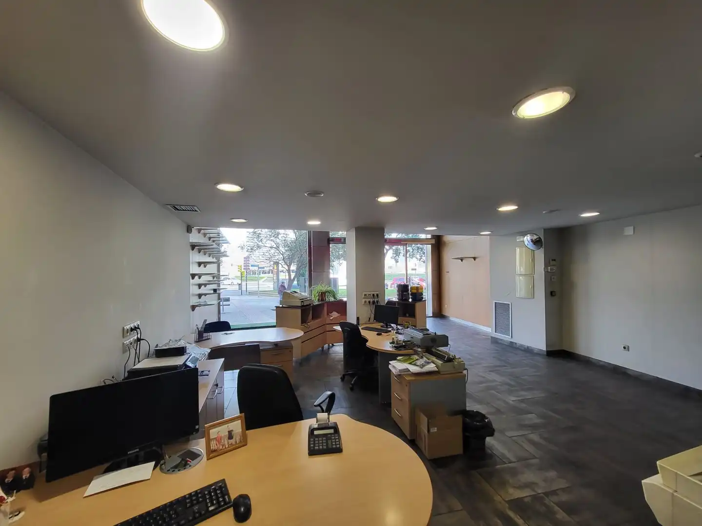 Business premises for sale in Paseo Maria Agustin, imagen 4