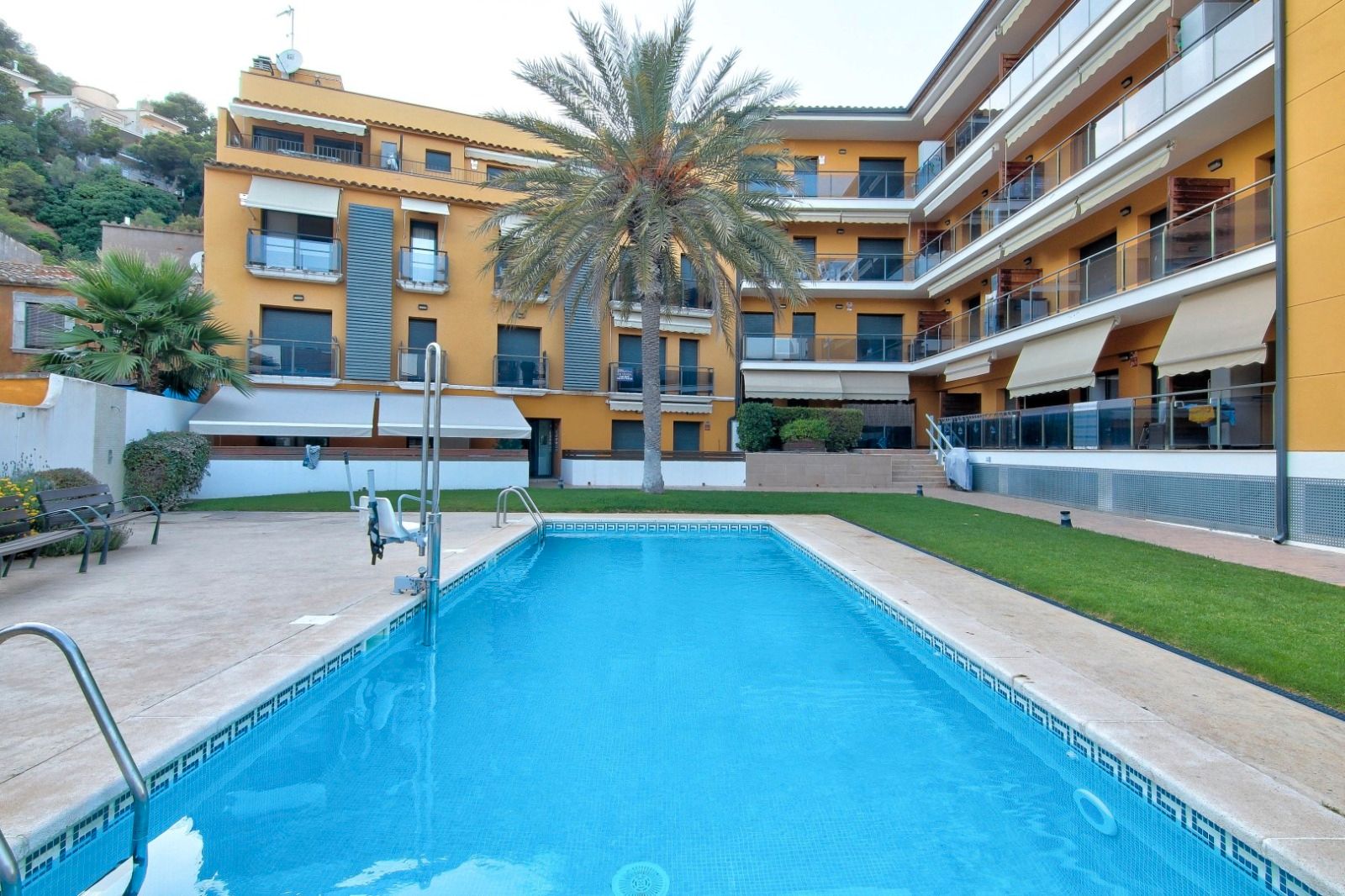 Piscina de Pis en venda en L'Estartit amb Aire condicionat, Balcó i Piscina comunitària