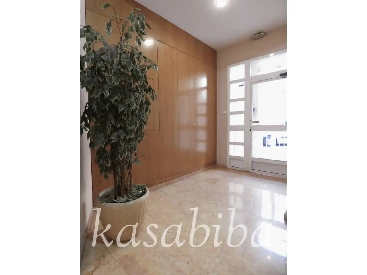 Piso en venta en Calle Ramón Muntaner, Avenida de la Paz