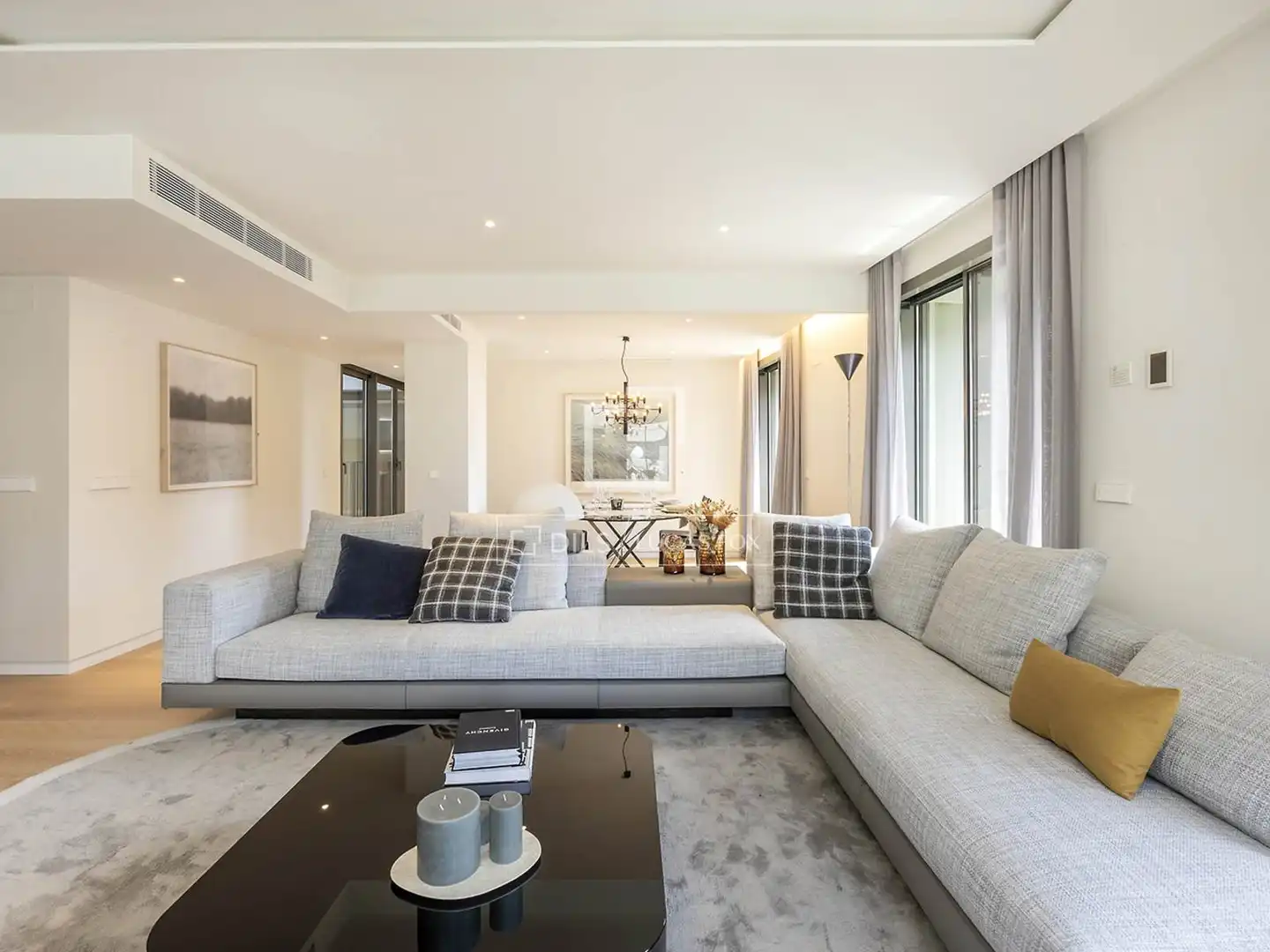 Wohnzimmer von Wohnung zum Verkauf in Barcelona mit Klimaanlage, Terrasse und Schwimmbad