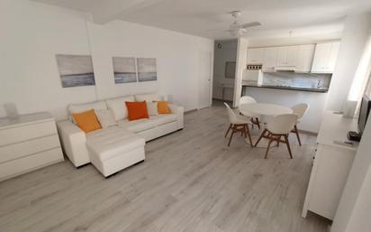 Living room of Apartment to rent in Gandia  with Terrace, Furnished and Oven