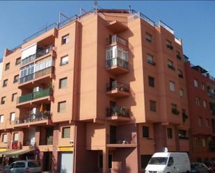 Exterior view of Flat for sale in Barberà del Vallès  with Swimming Pool