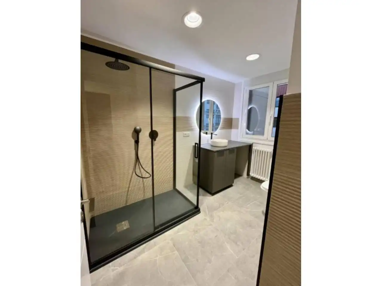 Bathroom of Flat for sale in Ourense Capital   with Heating, Private garden and Parquet flooring