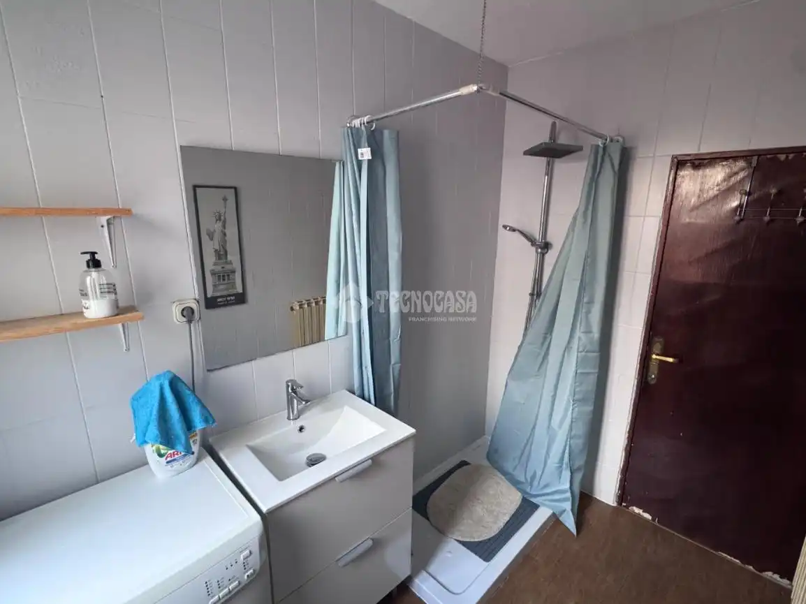 Baño de Piso en venta en León Capital  con Calefacción