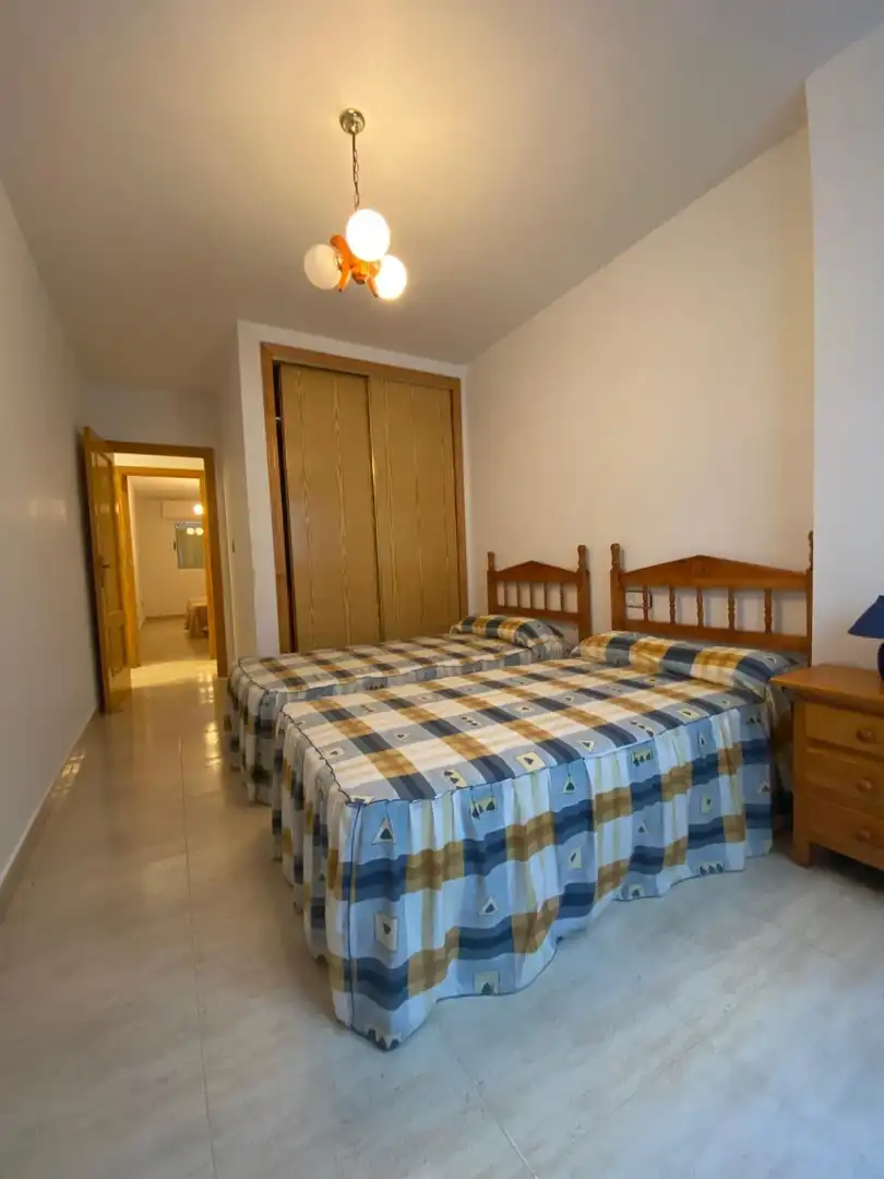 Piso de alquiler en Calle CAMPOAMOR, 99, Los Cuarteros