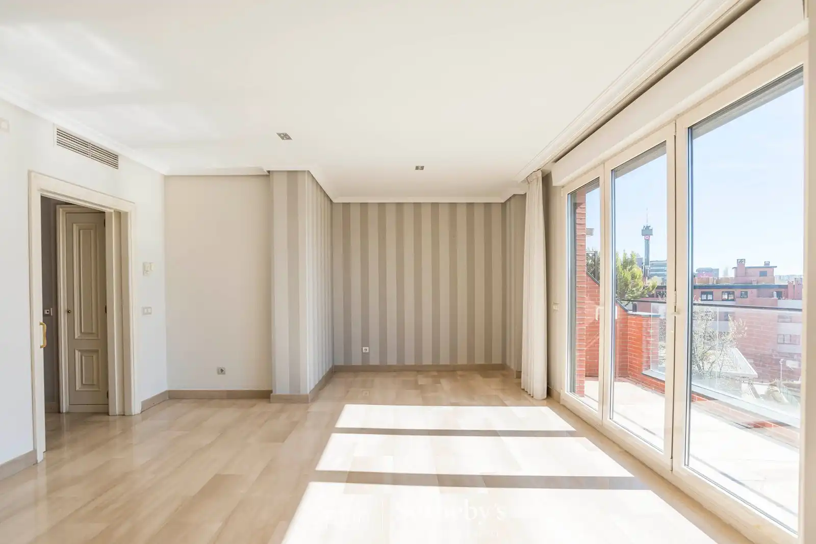 Habitación de Dúplex en venta en Pozuelo de Alarcón con Aire acondicionado, Calefacción y Terraza