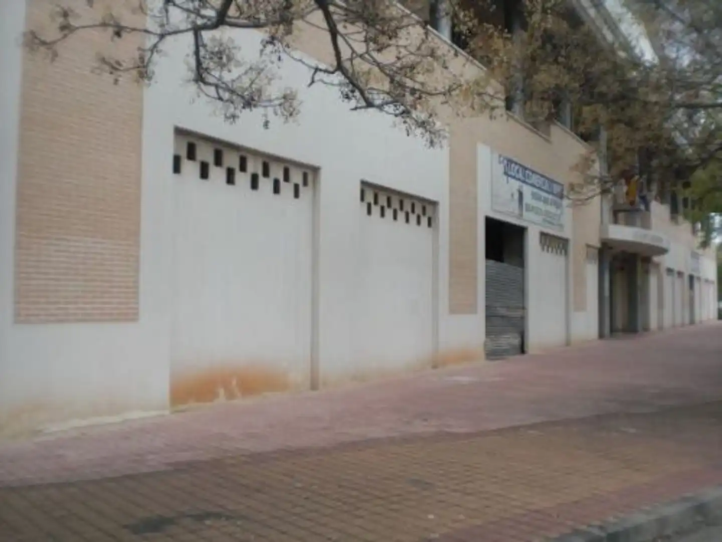 Vista exterior de Local de alquiler en Puertollano