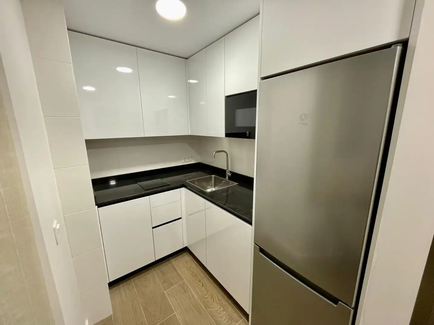 Study for rent in Calle Canonigo San Martin , San Pablo y Santa Marina