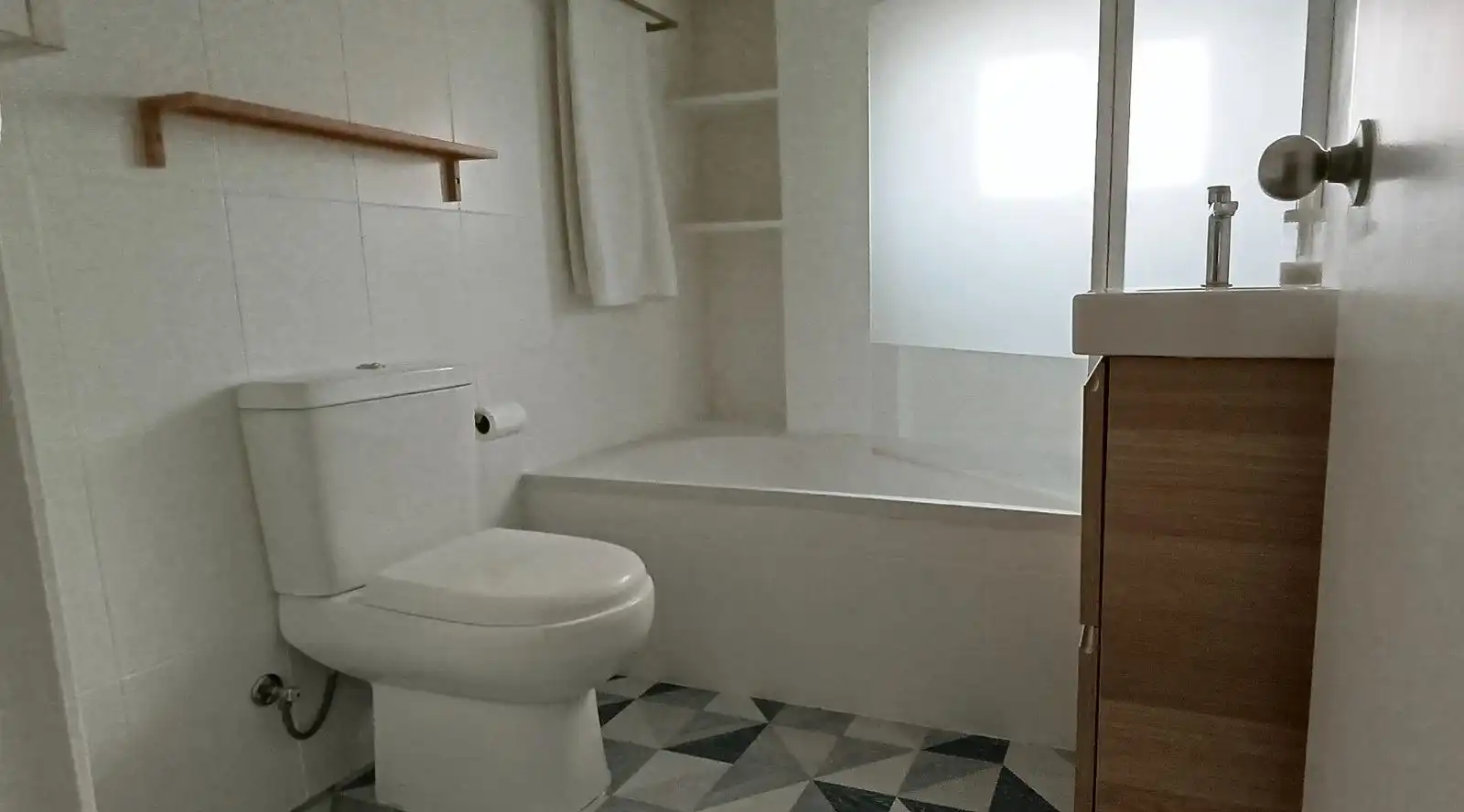 Bathroom of Flat for sale in Jerez de la Frontera  with Parquet flooring, Furnished and Balcony
