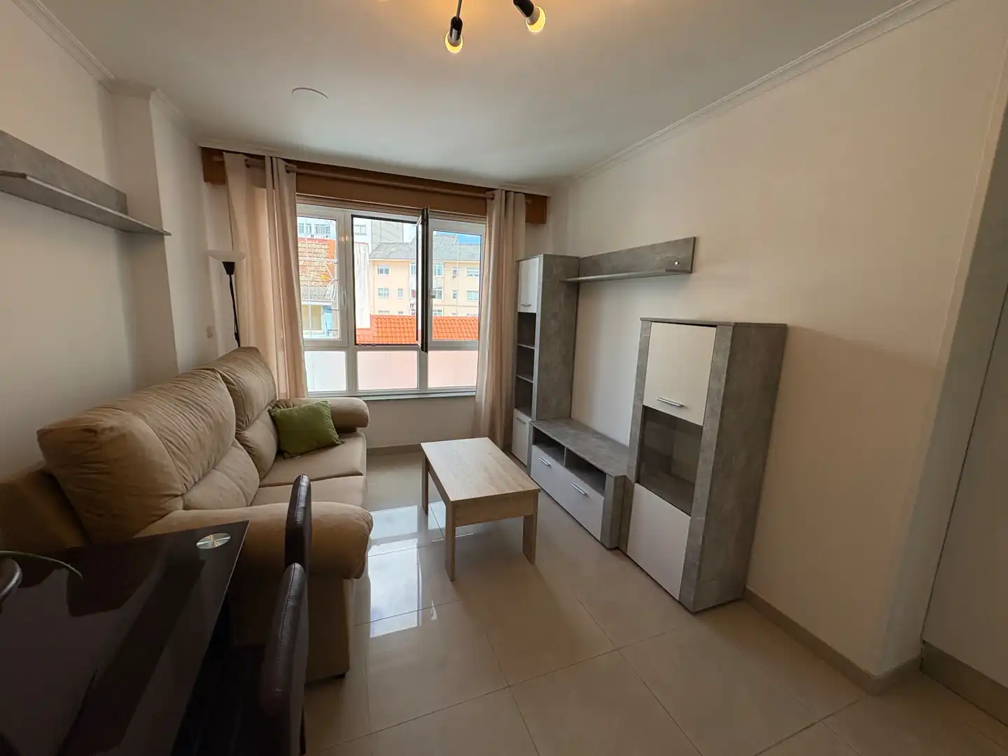 Wohnzimmer von Wohnung zur Miete in Ferrol mit Heizung, Abstellraum und Möbliert