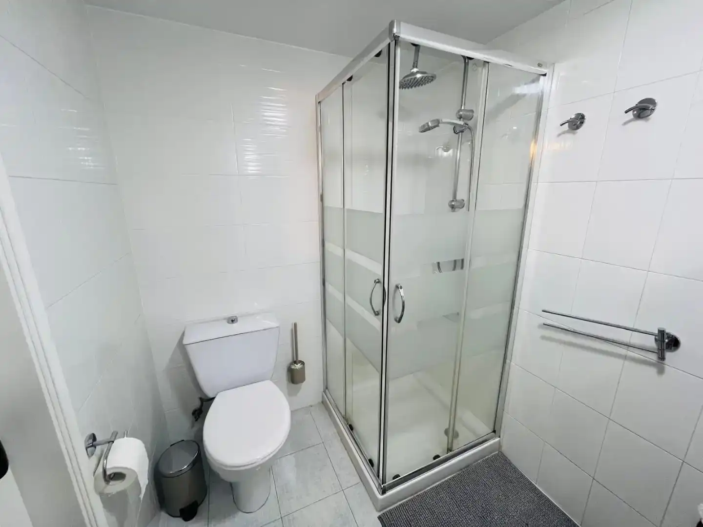 Badezimmer von Wohnung zur Miete in Marín mit Terrasse