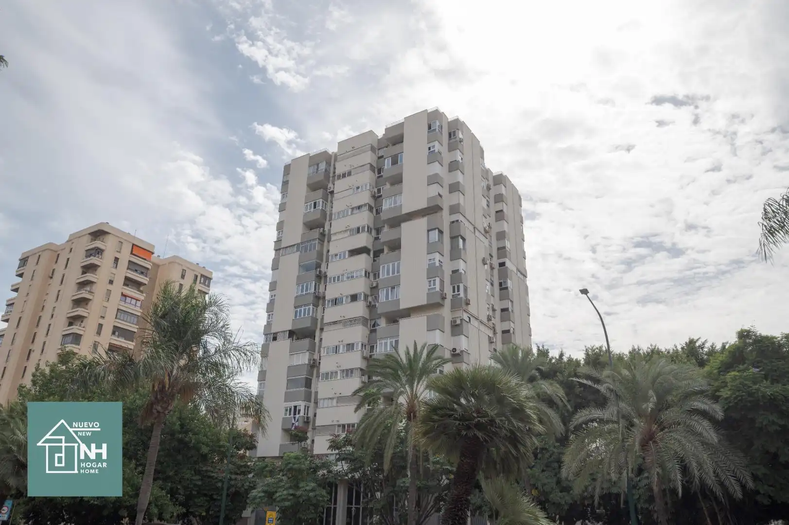 Vista exterior de Pis en venda en Málaga amb Aire condicionat i Balcó