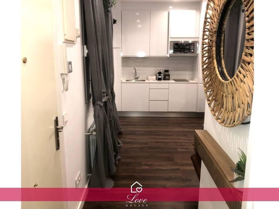 Cocina de Estudio de alquiler en  Madrid Capital con Calefacción, Parquet y Alarma
