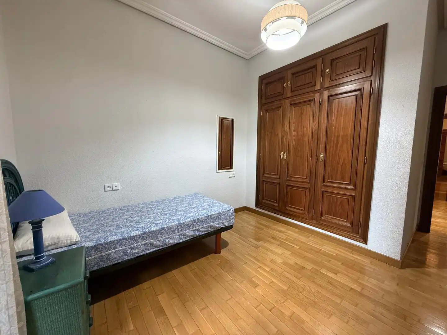 Dormitori de Pis de lloguer en Salamanca amb Calefacció, Parquet i Moblat