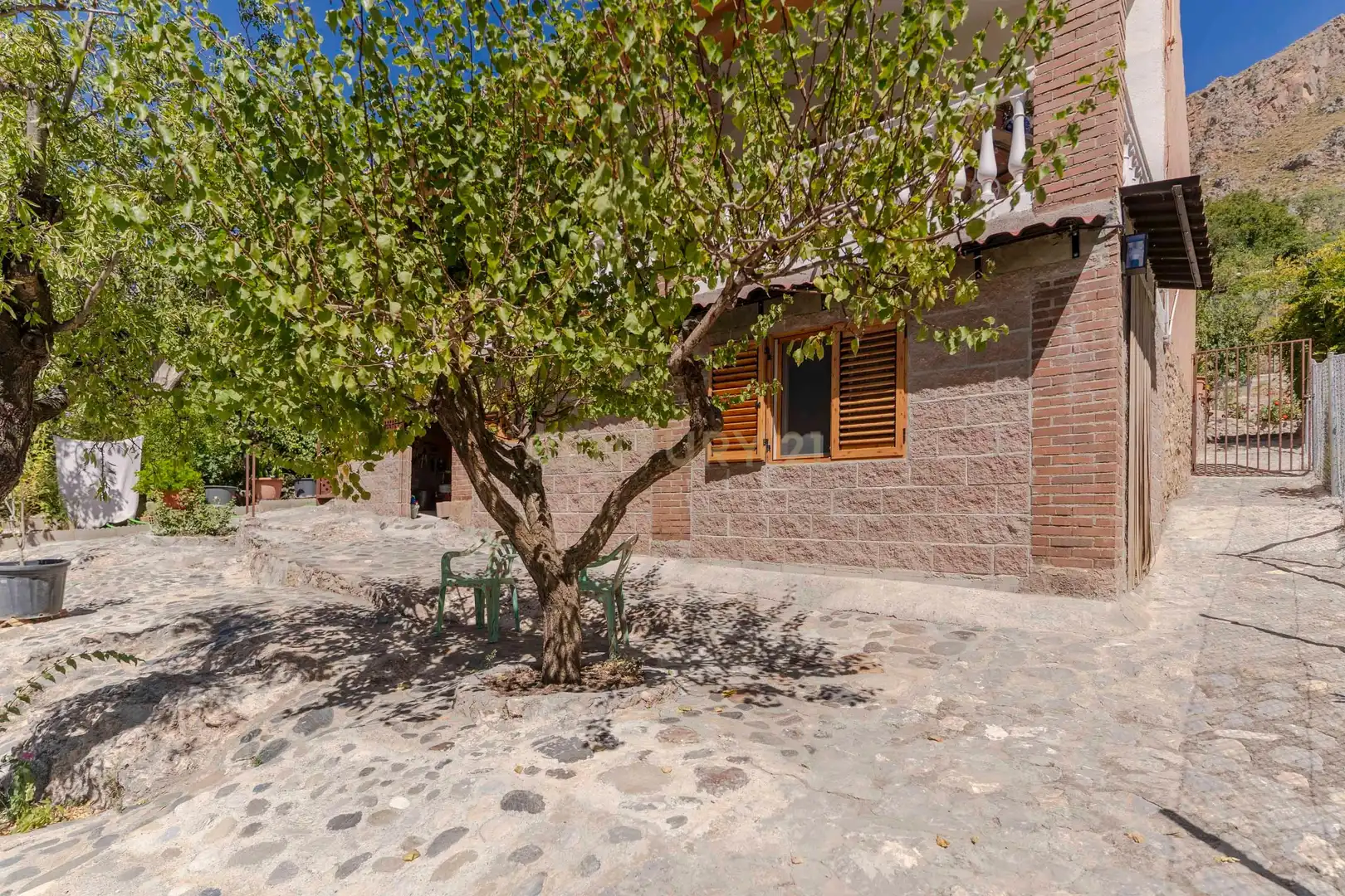 Vista exterior de Casa o chalet en venta en Güéjar Sierra con Jardín privado, Trastero y Piscina