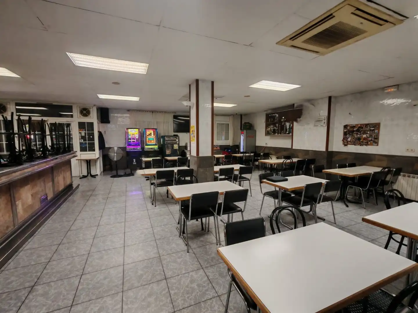 Local en traspaso en El Pont de Vilomara i Rocafort con Aire acondicionado, Terraza y Amueblado