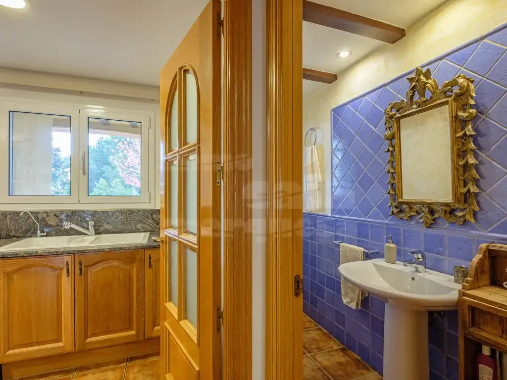 Bathroom of Houses for sale in Palafrugell