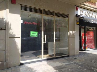 Local comercial de lloguer a Calle CASTILLO DE MAYA