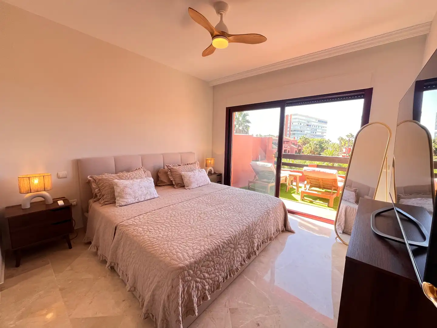 Bedroom of Attic for rent in Marbella  with Air Conditioner, Heating and Terrace