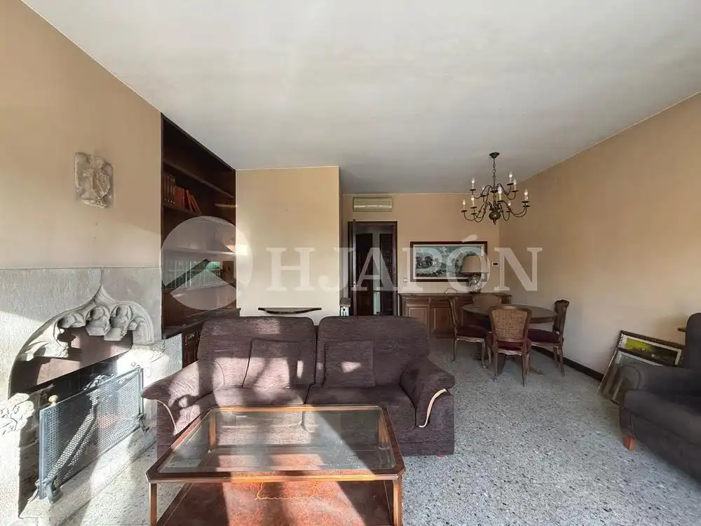 Sala d'estar de Pis en venda en Alella amb Aire condicionat, Calefacció i Terrassa
