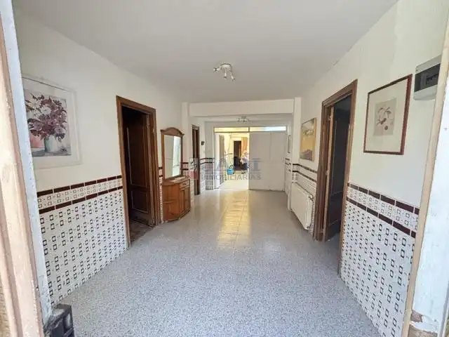 Casa o xalet en venda en Valdepeñas amb Calefacció, Traster i Piscina