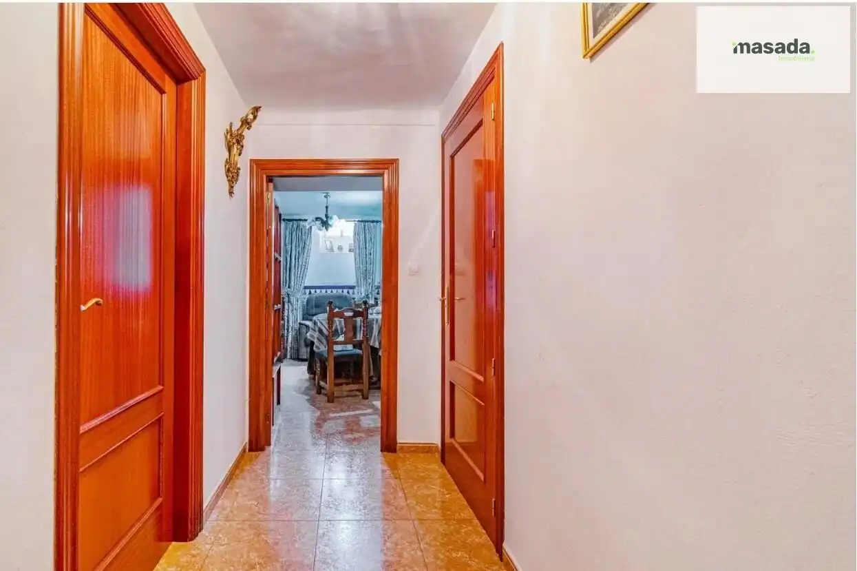 Casa adosada en venta en Montefrío