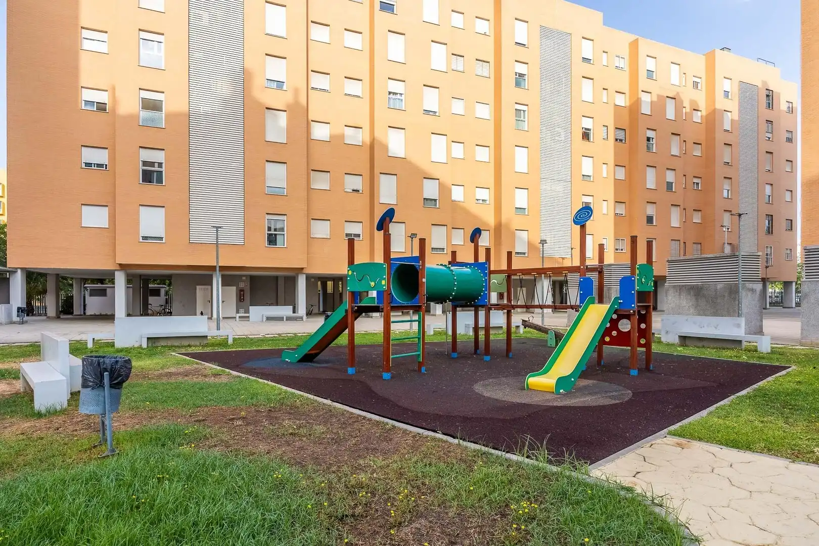 Vista exterior de Pis en venda en Sevilla amb Aire condicionat, Calefacció i Traster