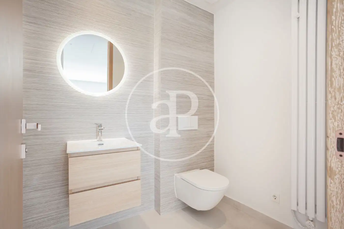 Bathroom of Flat for rent in Pozuelo de Alarcón  with Air Conditioner, Heating and Private garden