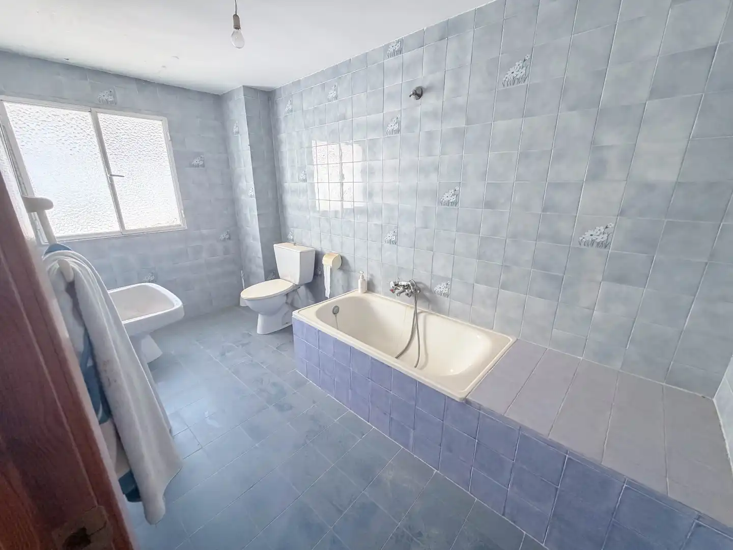 Badezimmer von Country house zum Verkauf in Loja mit Balkon