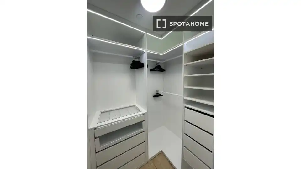 Habitación de Apartamento para compartir en Málaga con Aire acondicionado, Calefacción y Terraza