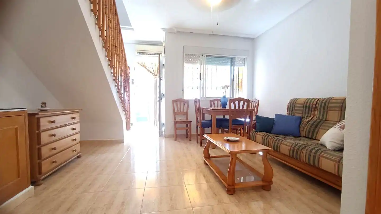 Sala d'estar de Dúplex en venda en San Pedro del Pinatar amb Aire condicionat, Terrassa i Moblat
