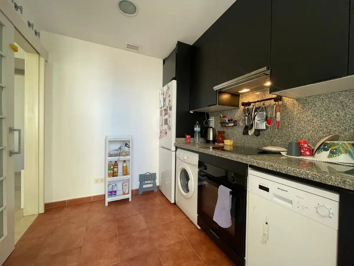 Cuina de Dúplex en venda en Estepona amb Aire condicionat, Jardí privat i Terrassa