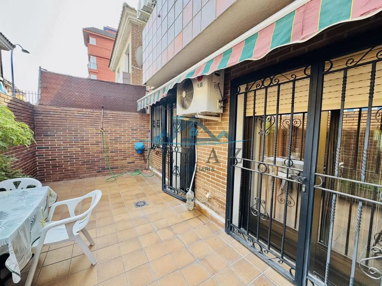 Vista exterior de Casa o xalet en venda en Talavera de la Reina amb Calefacció i Jardí privat