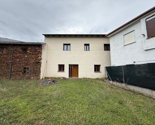 Vista exterior de Finca rústica en venda en Torre del Bierzo amb Calefacció