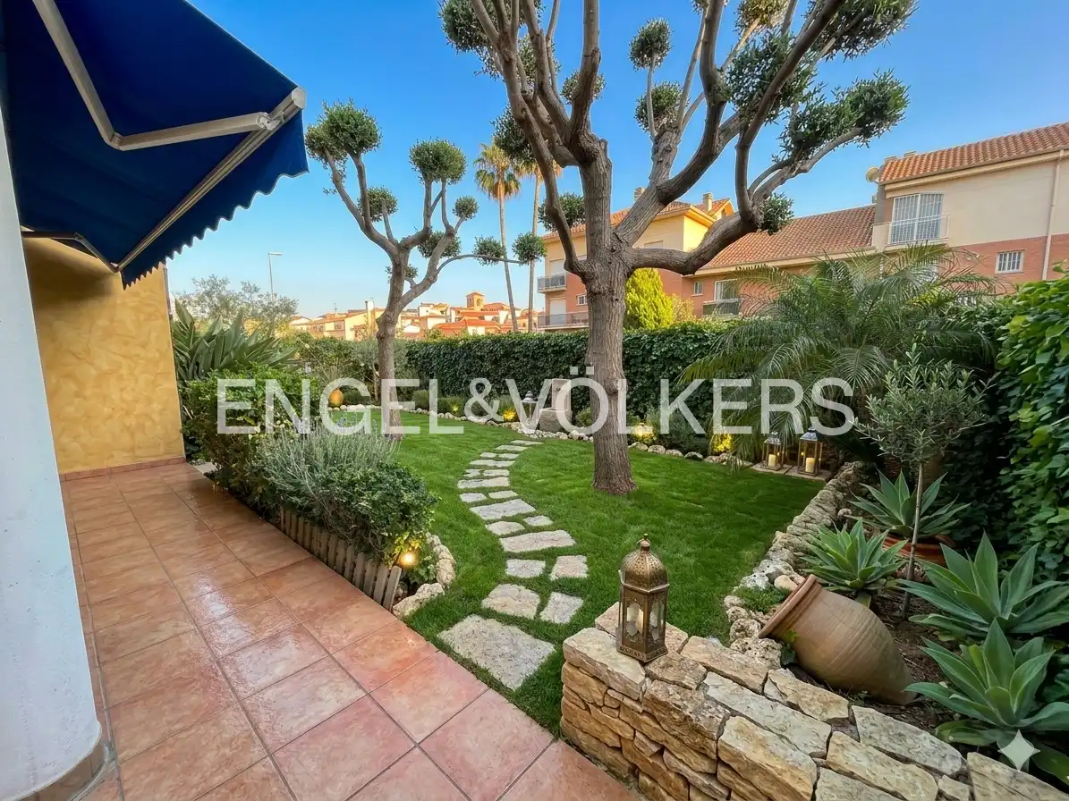 Terraza de Piso en venta en Cubelles con Aire acondicionado, Calefacción y Jardín privado