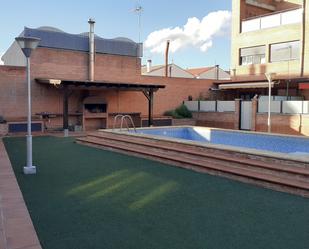 Swimming pool of Single-family semi-detached for sale in  Zaragoza Capital  with Air Conditioner, Private garden and Parquet flooring