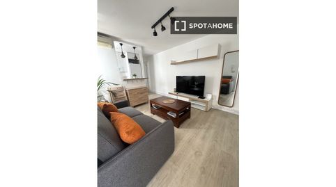 Photo 4 of Room in Castillejos - Cuzco, Madrid Capital