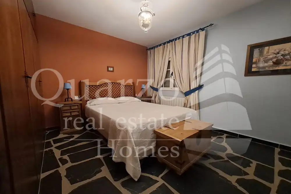 Bedroom of Houses for sale in Herrera de Alcántara  with Air Conditioner and Furnished