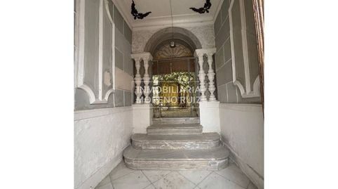Casa señorial con gran potencial de restauración  Ideal para inversores y proyecto de vivienda singular.
