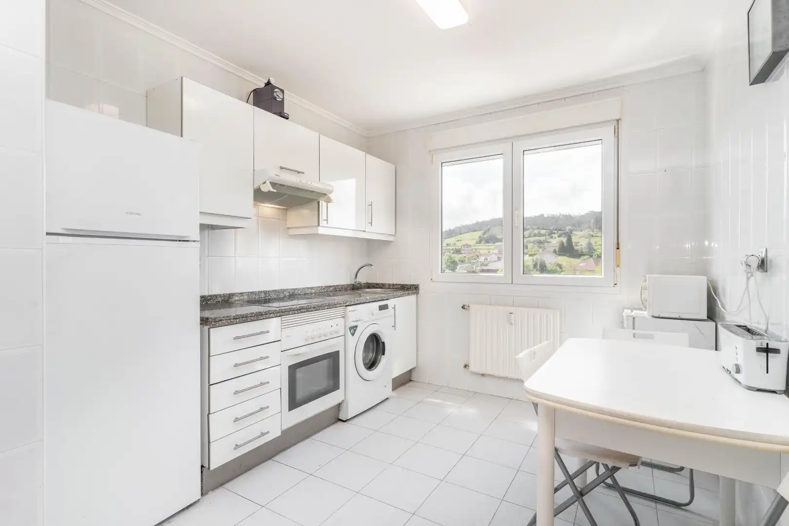 Cocina de Piso en venta en Llanera con Calefacción, Trastero y Amueblado