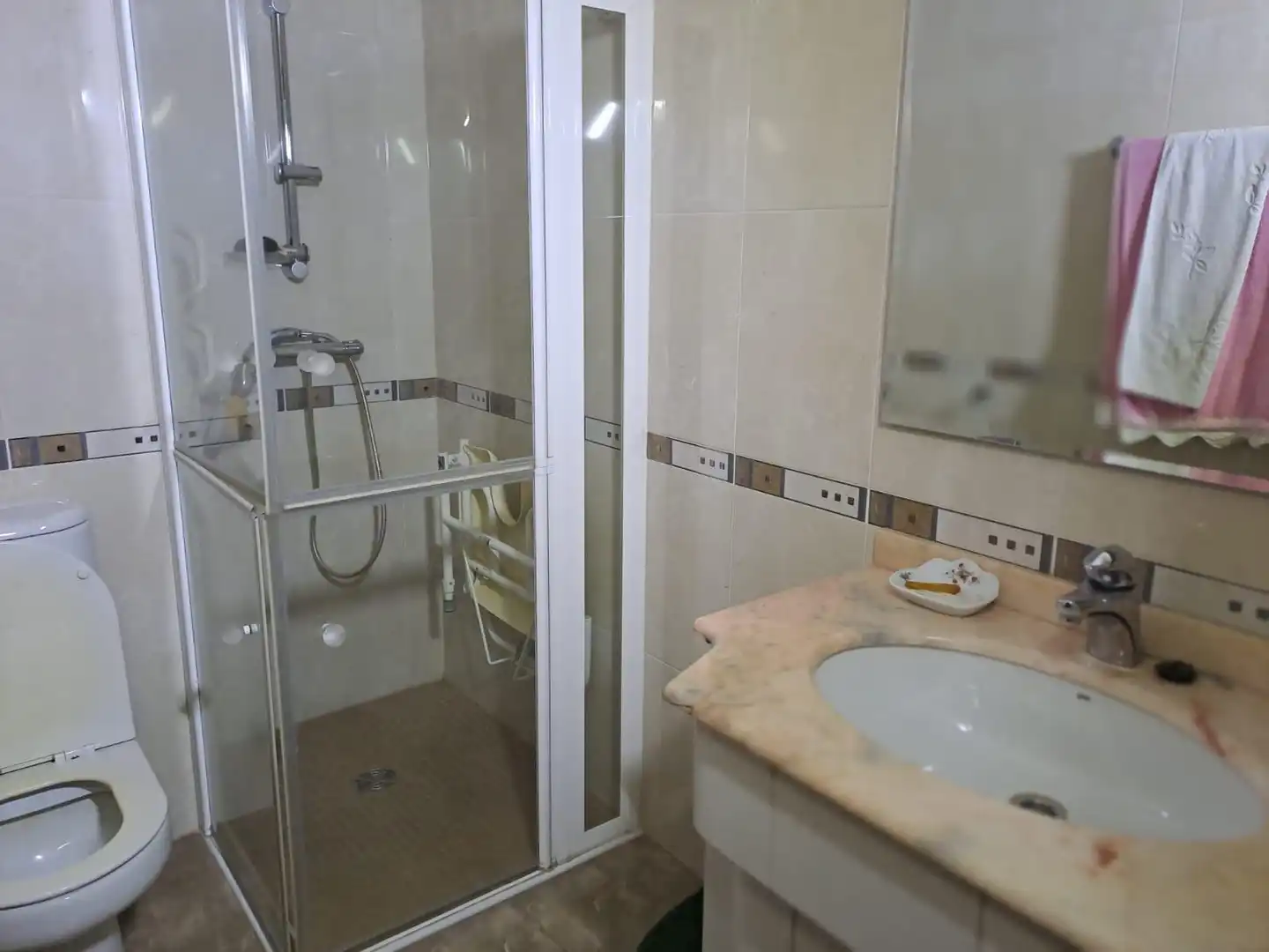 Bany de Pis en venda en Vitoria - Gasteiz amb Calefacció, Parquet i Terrassa