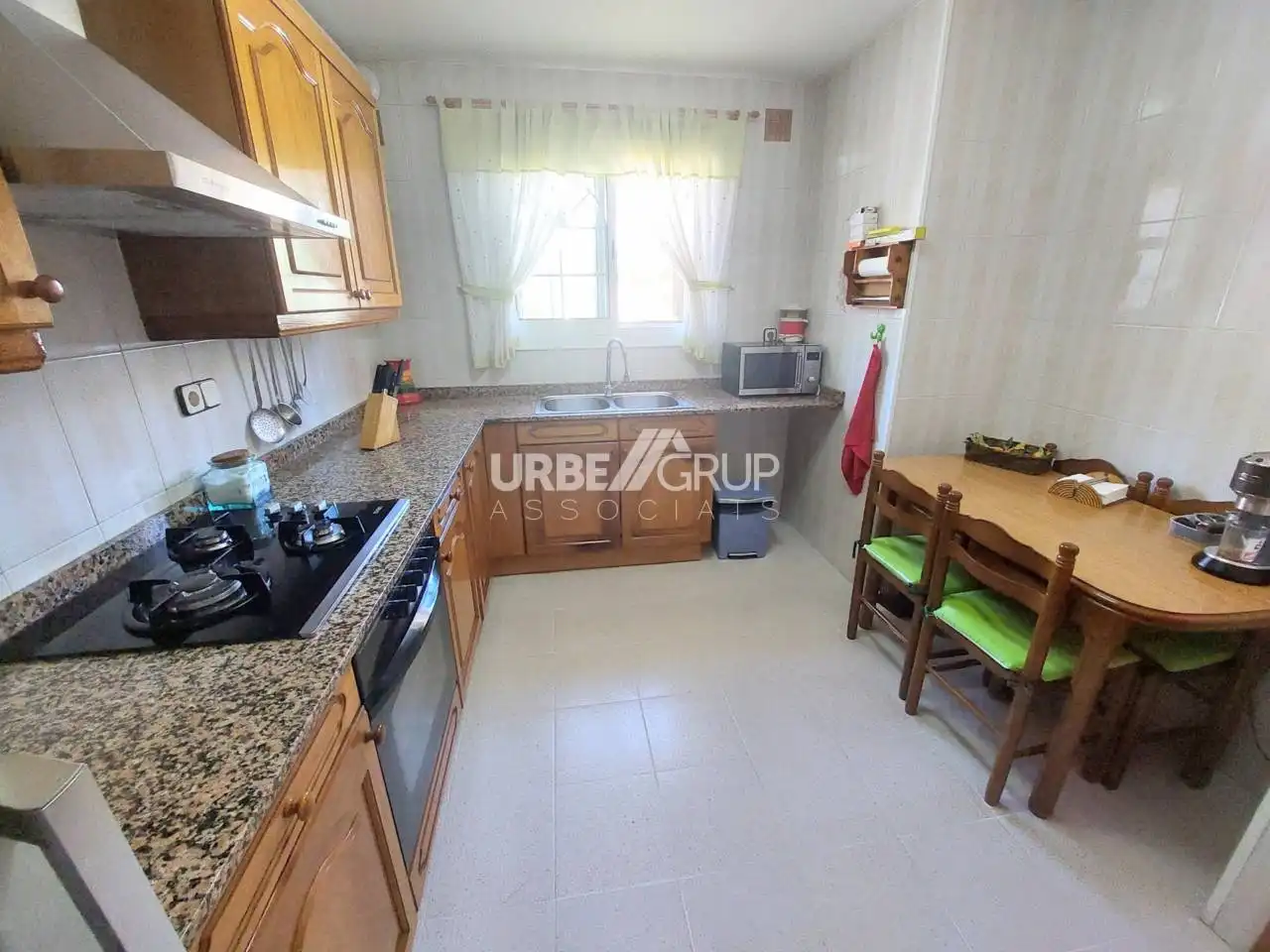 Cocina de Casa o chalet en venta en Olesa de Montserrat con Aire acondicionado, Calefacción y Jardín privado