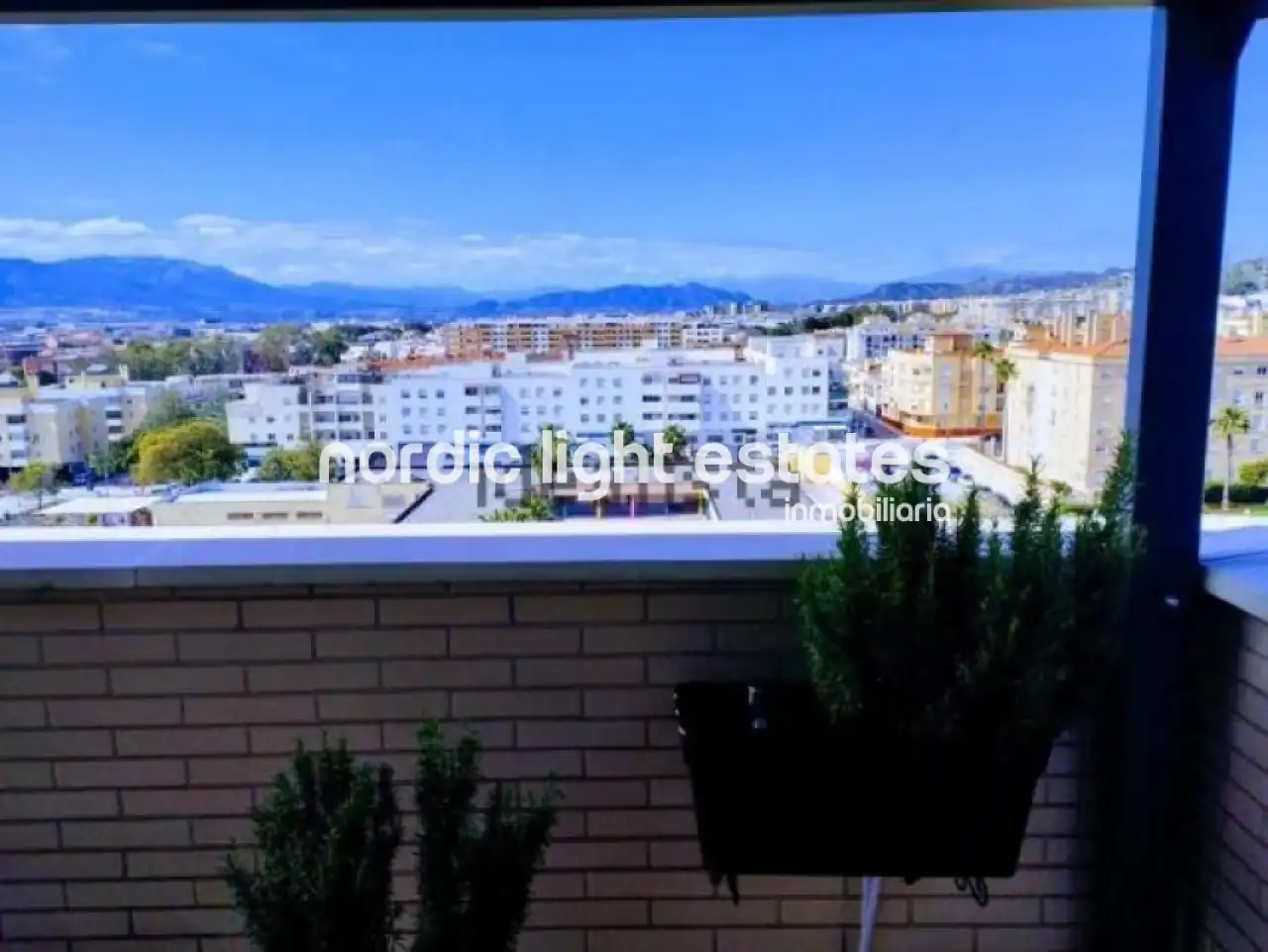 Vista exterior de Pis en venda en Málaga amb Terrassa i Traster