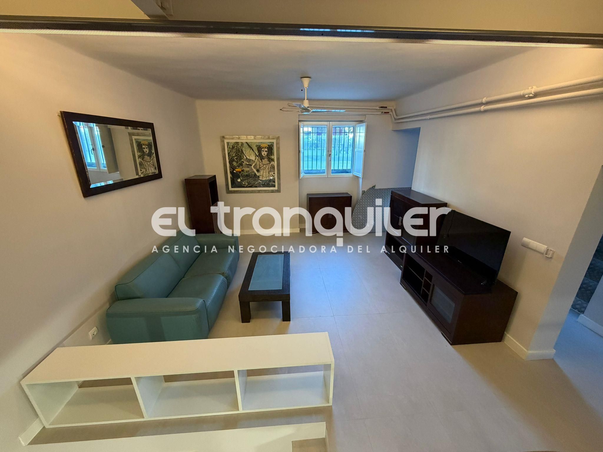 Sala d'estar de Pis en venda en  Madrid Capital amb Moblat