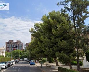 Vista exterior de Casa o xalet en venda en Alicante / Alacant amb Terrassa i Balcó