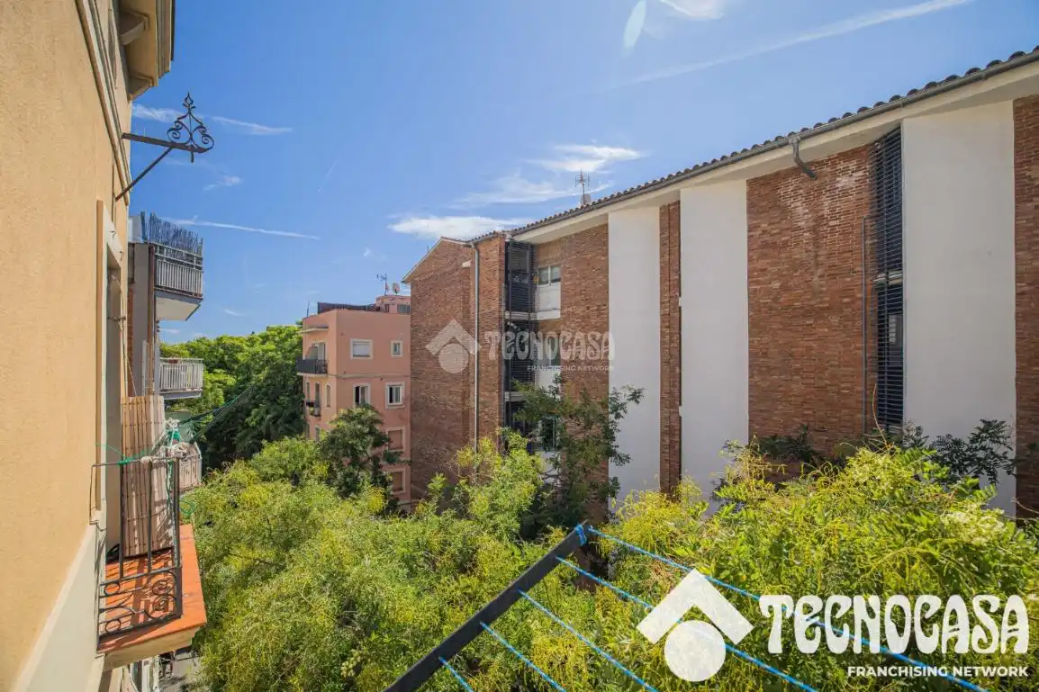 Außenansicht von Wohnung zum Verkauf in Barcelona mit Klimaanlage und Heizung
